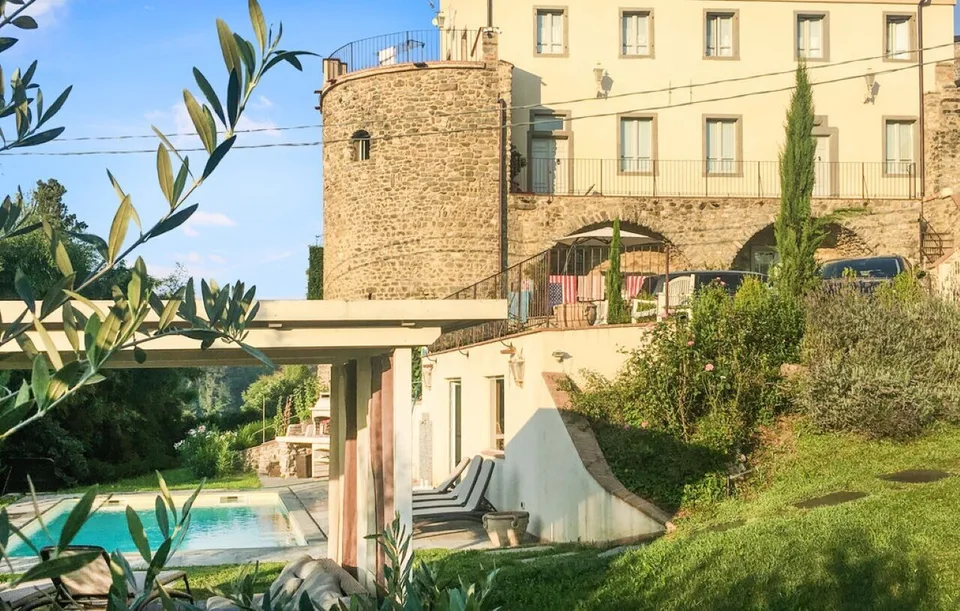 STRUCTURE D'ACCUEIL B&B DANS UN IMMEUBLE DE CHARME EN TOSCANE