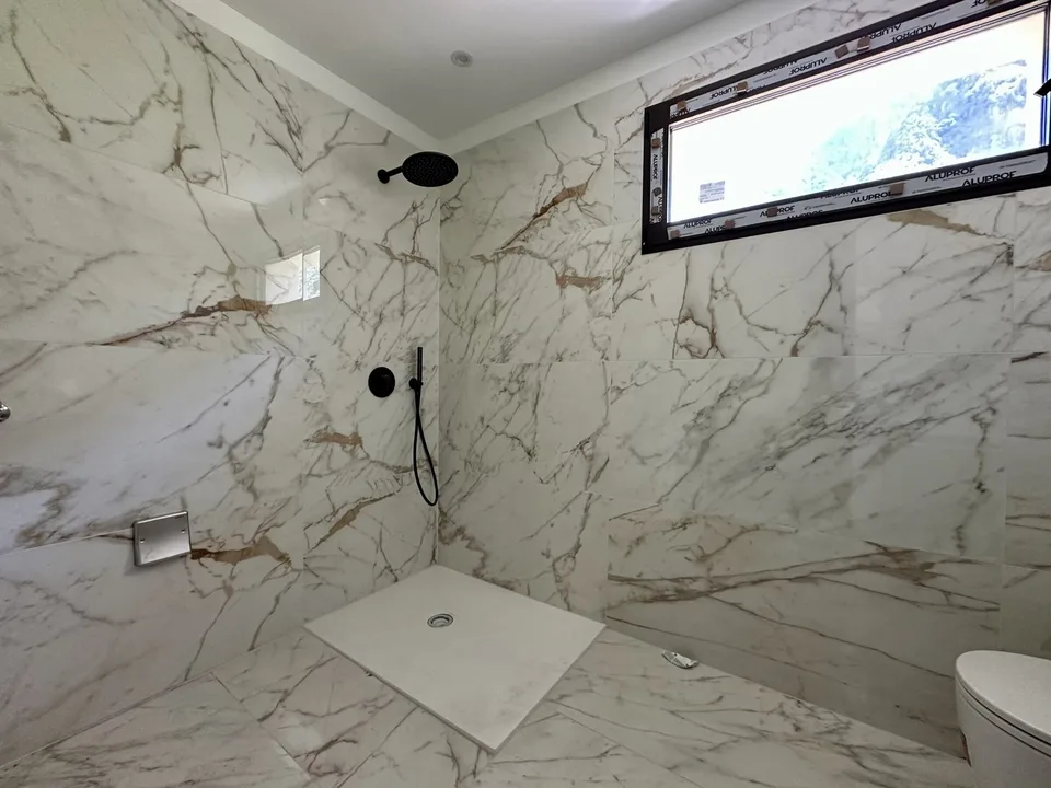 NEW 2.5-ROOM APARTMENT WITH LARGE TERRACE IN LUMINO
