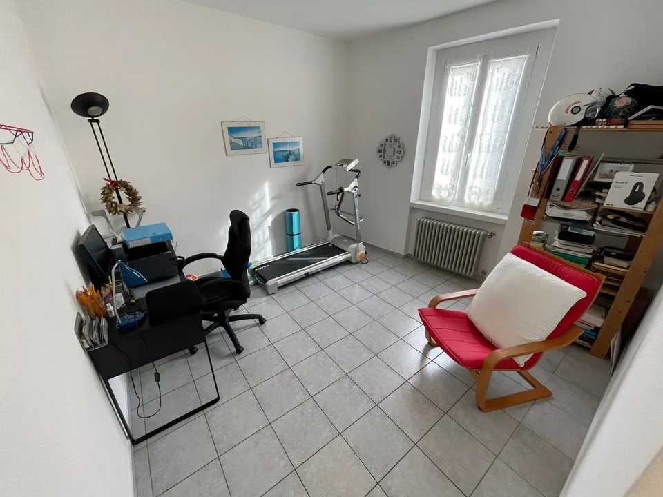 INTERESSANTE CASA 6.5 LOCALI CON GIARDINETTO