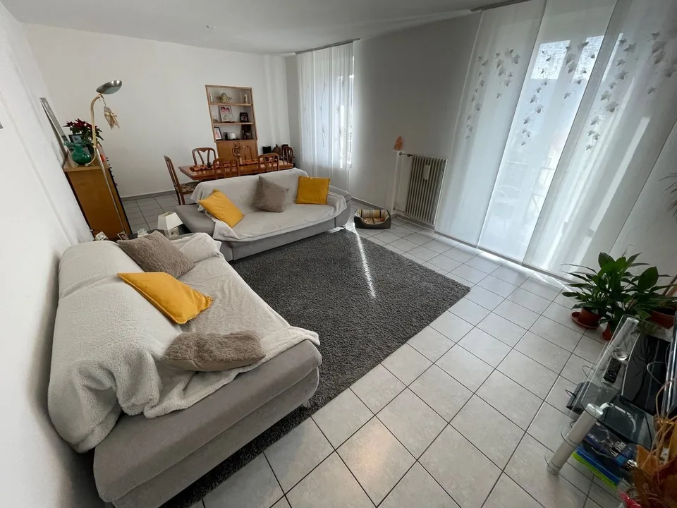 INTERESSANTE CASA 6.5 LOCALI CON GIARDINETTO