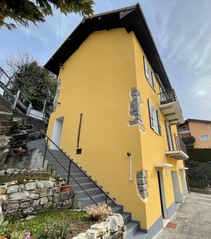 INTERESSANTE CASA 6.5 LOCALI CON GIARDINETTO