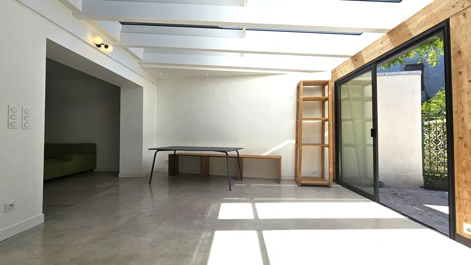 Divonne, fattoria Gessienne ristrutturata, piano terra di 225m2, tipo 6