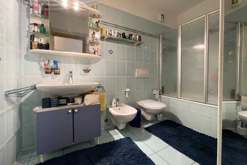 Günstig - Großes 8-Zimmer-Haus mit Terrassen in Ponte Cremenaga