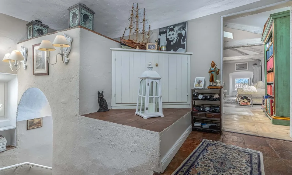 CHARACTERISTIC ATTIC 4.5 STEPS FROM THE LAKE IN MAROGGIA