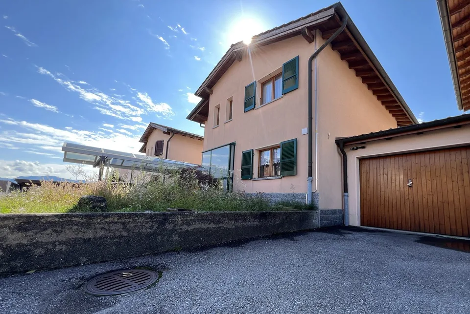 OCCASION-MAISON 4.5 PIÈCES AVEC JARDIN ET GROTTA À NOVAZZANO