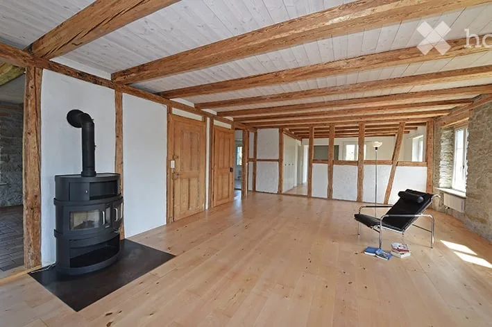 Appartamento accogliente di 3,5 locali con balcone a Oetwil am See