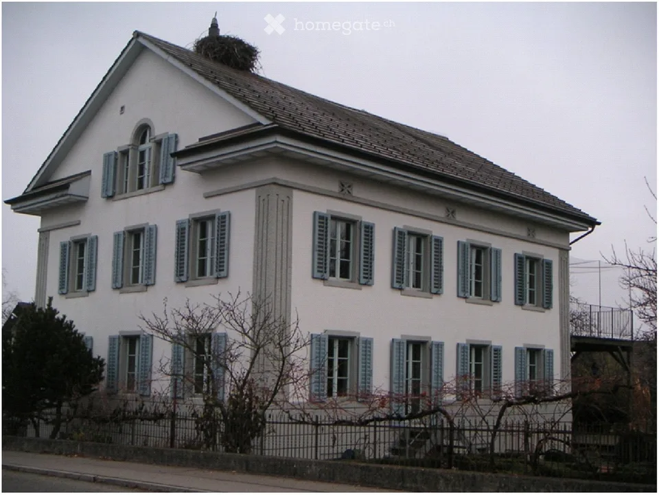 Appartamento accogliente di 3,5 locali con balcone a Oetwil am See