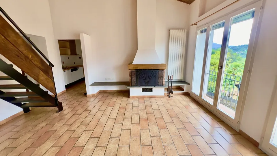 AFFARE - Duplex confortable 3.5 pièces au cœur de Purasca