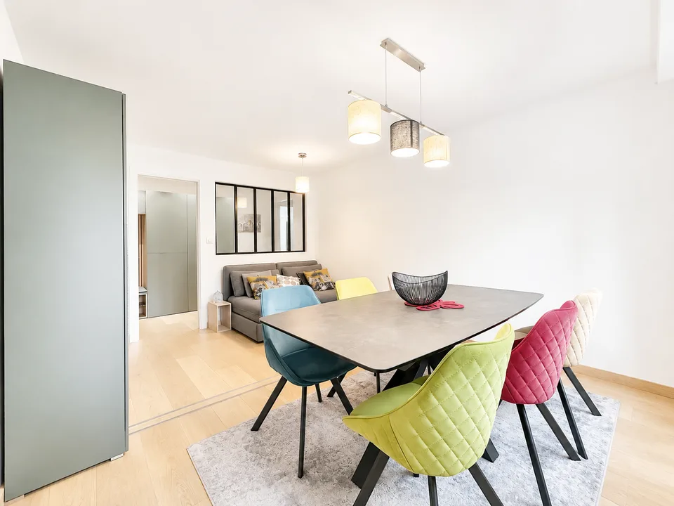 Appartement entièrement rénové de 80 m²   Triangle d'Or d'Annecy