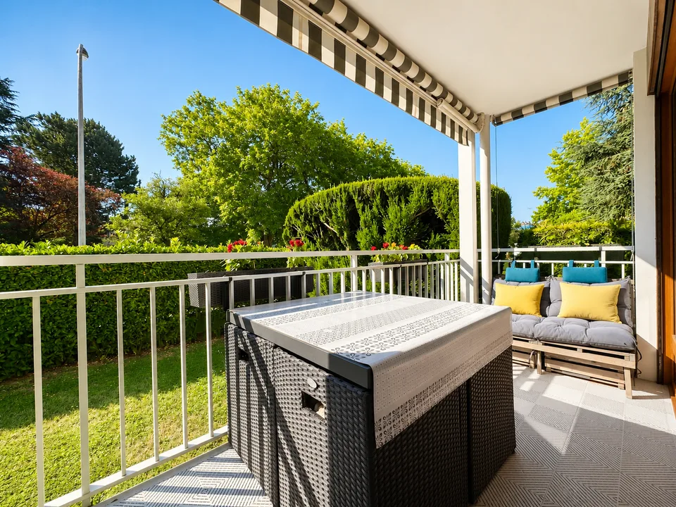 Appartement entièrement rénové de 80 m²   Triangle d'Or d'Annecy