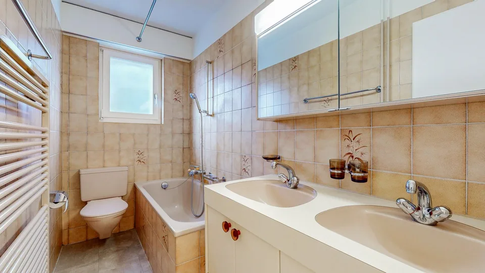3-Bedroom Apartment, Ground Floor Left