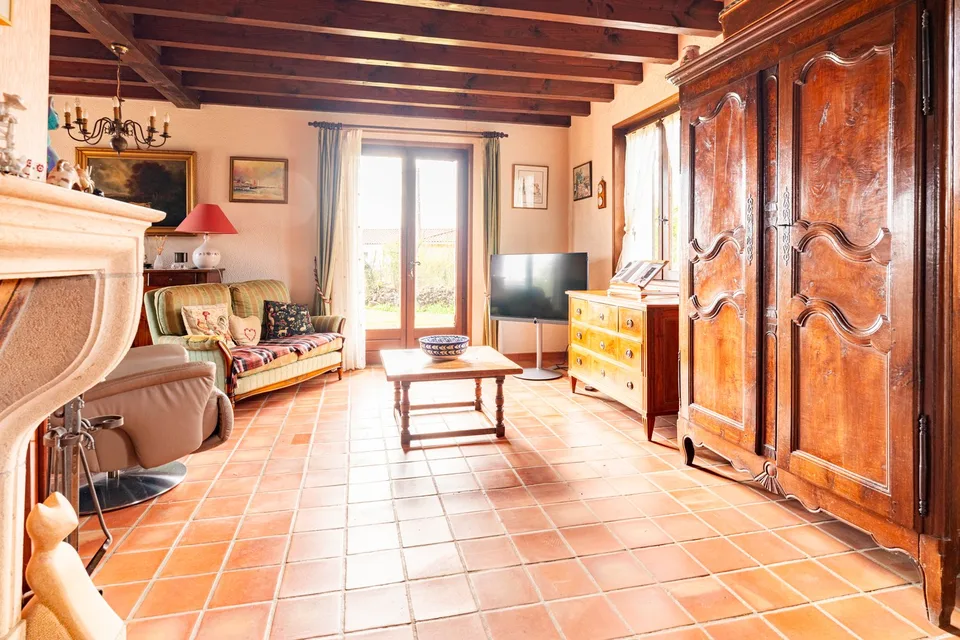 NOUVEAUTÉ   EXCLUSIVITÉ   GRANDE MAISON AUX PORTES DE BOURG EN BRESSE