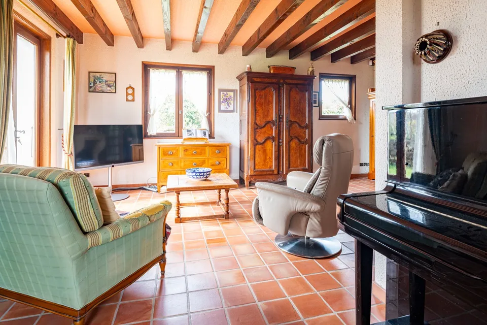 NOUVEAUTÉ   EXCLUSIVITÉ   GRANDE MAISON AUX PORTES DE BOURG EN BRESSE