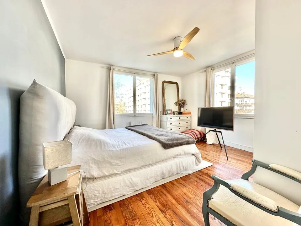 Triangle d'Or   Grand appartement 133 m²