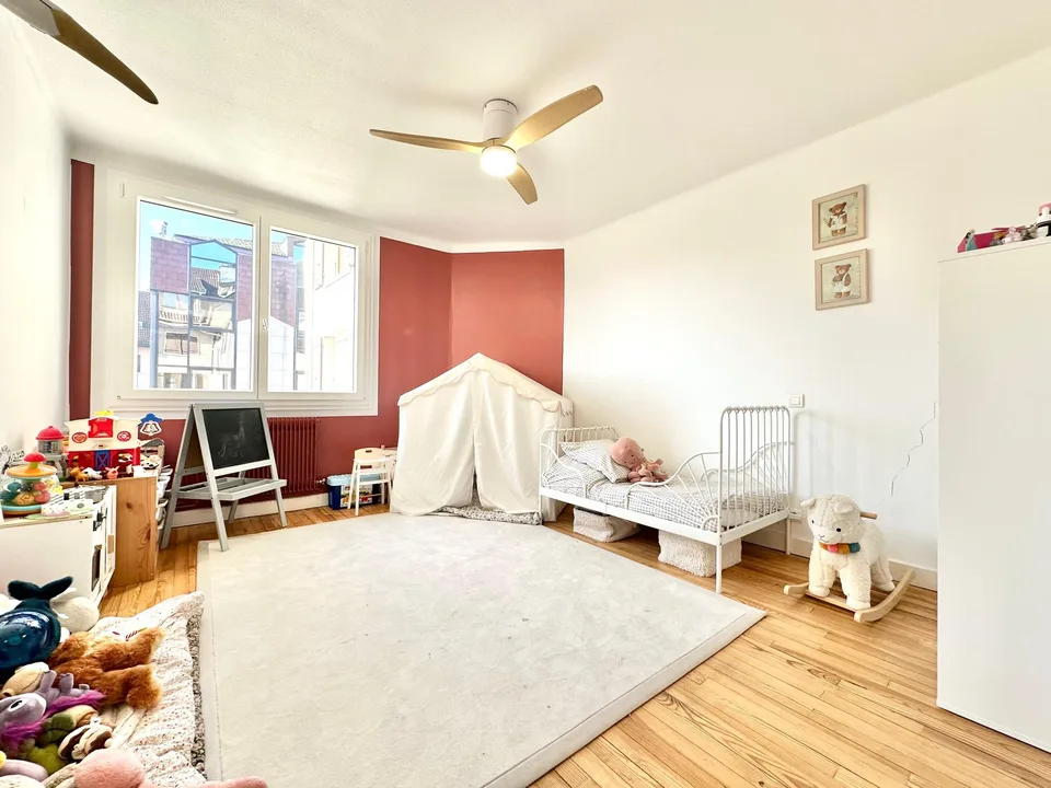 Triangle d'Or   Grand appartement 133 m²