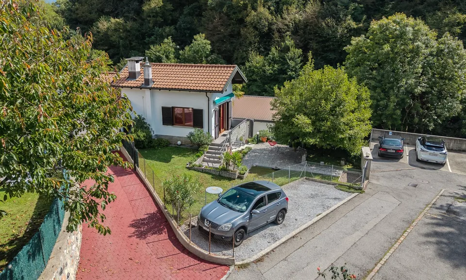 LUMINOSA E CARATTERISTICA CASA 4.5 LOCALI NEL VERDE AD ARZO