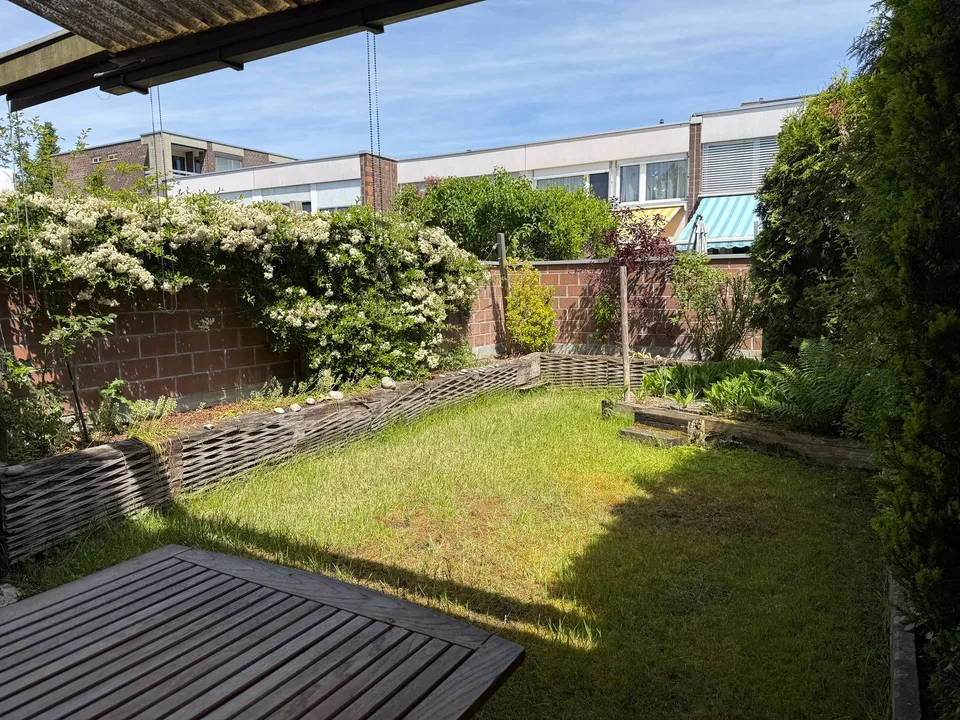 Sunny 4.5 room row house with 2 gardens & EHP