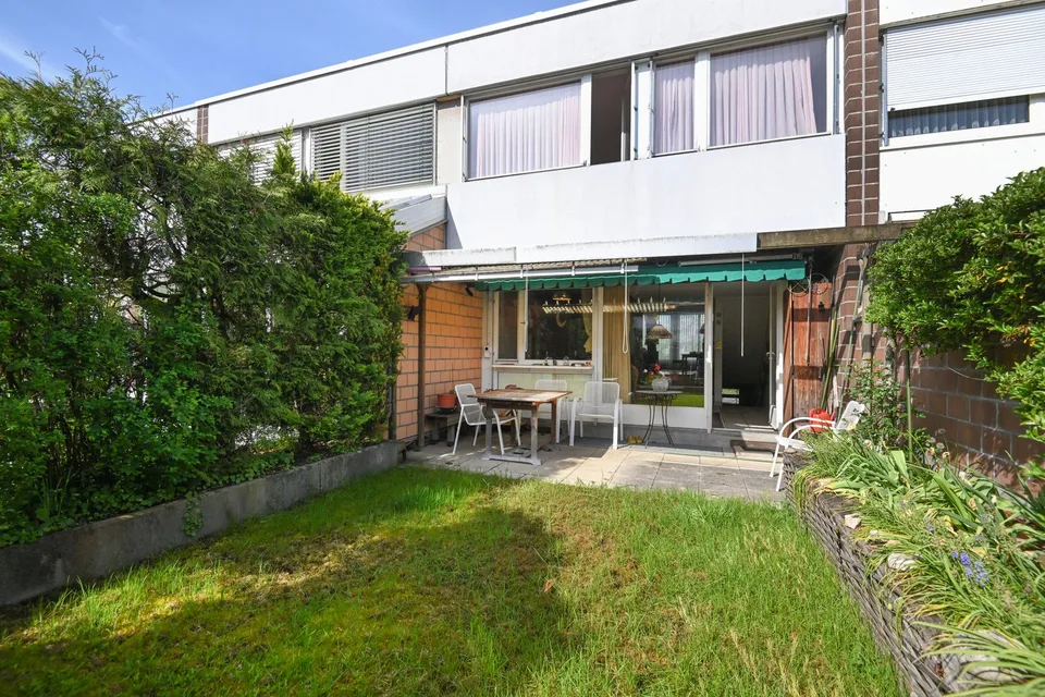 Sunny 4.5 room row house with 2 gardens & EHP