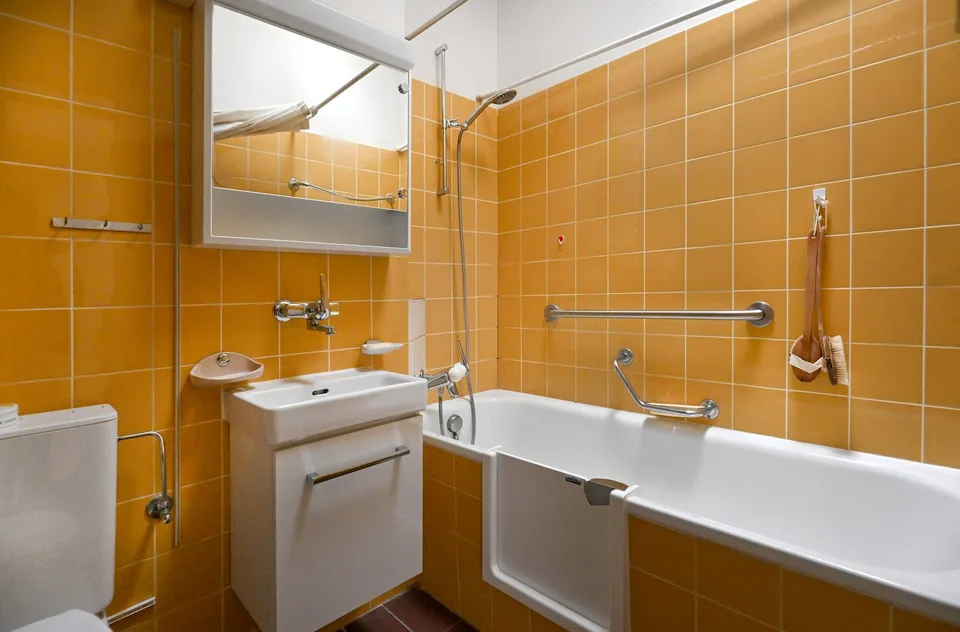 Sunny 4.5 room row house with 2 gardens & EHP