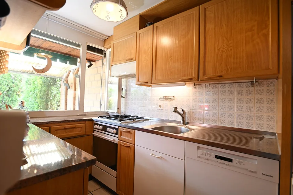Sunny 4.5 room row house with 2 gardens & EHP
