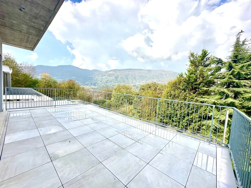 Traumvilla in Lugano mit 6,5 Zimmern und atemberaubendem Blick