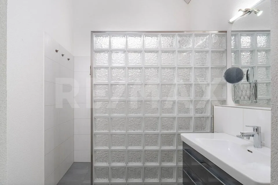 Appartement moderne 3.5 pièces à Würenlos à vendre, idéal pour les singles ou les couples.