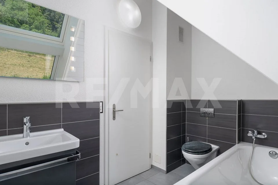 Appartement moderne 3.5 pièces à Würenlos à vendre, idéal pour les singles ou les couples.