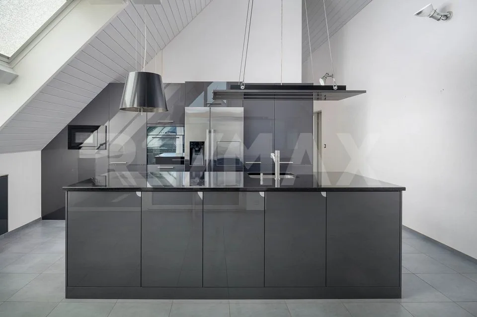 Appartement moderne 3.5 pièces à Würenlos à vendre, idéal pour les singles ou les couples.