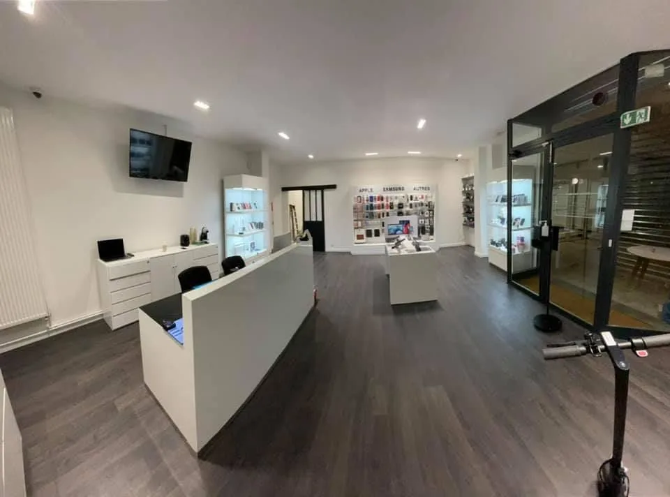In Vendita: Azienda Informatica e High-Tech Ferney-Voltaire (70 m²)
