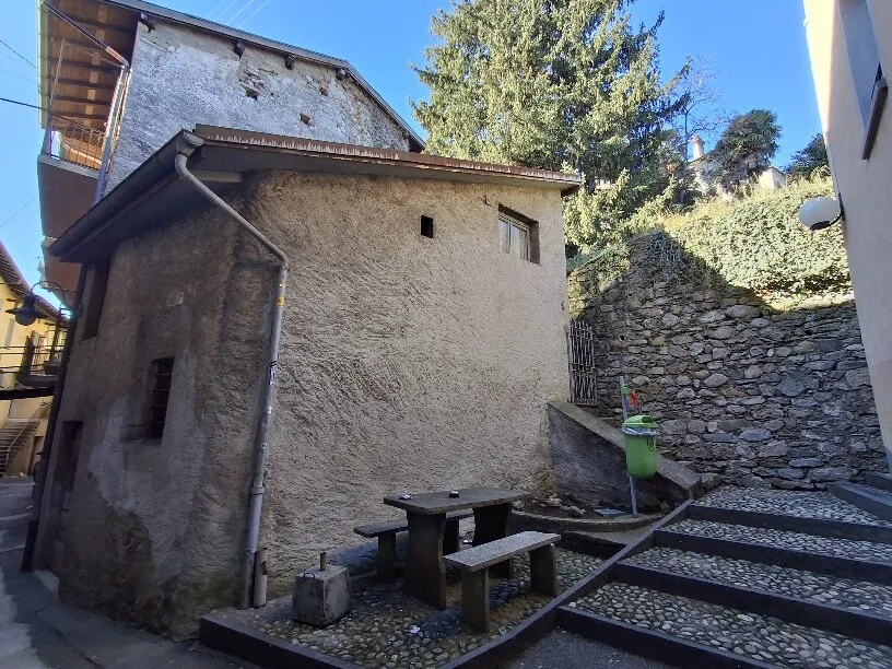 AFFARE - MAISONS RUSTIQUES À RÉNOVER À PONTE TRESA