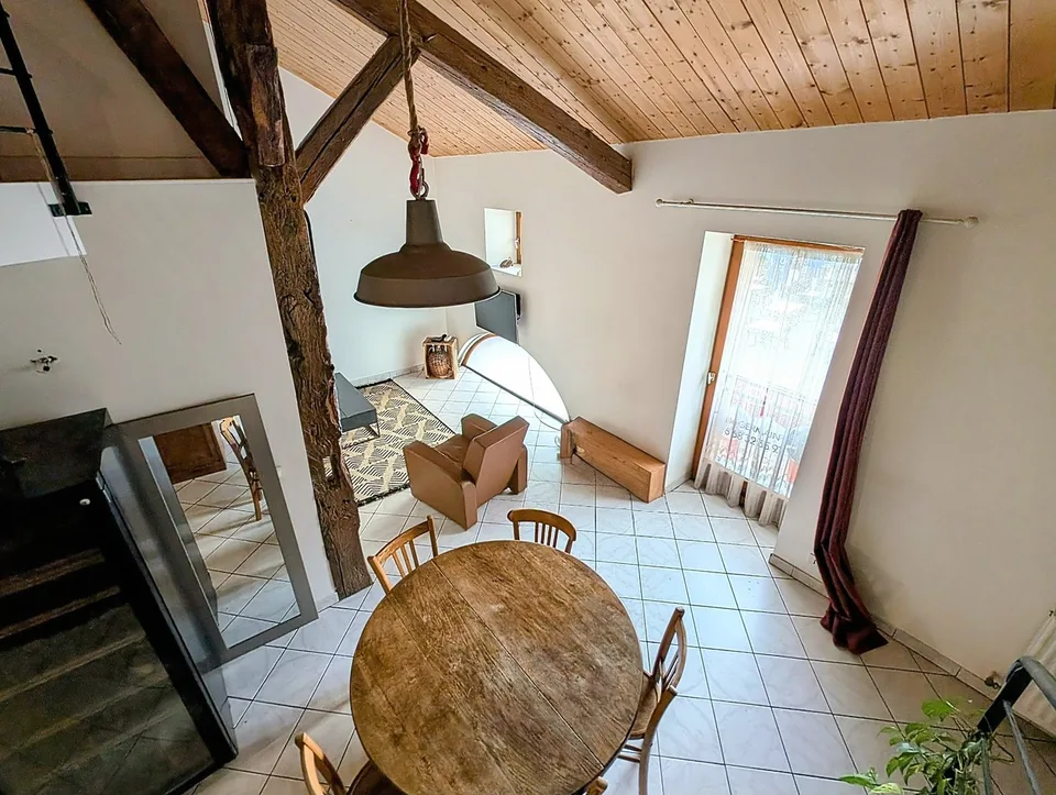 A VENDRE - MAISON DE VILLAGE SANS EXTERIEUR - CESSY