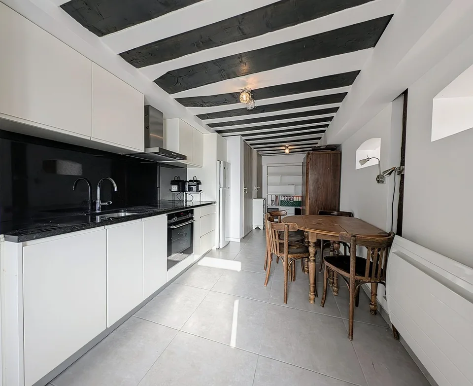 A VENDRE - MAISON DE VILLAGE SANS EXTERIEUR - CESSY
