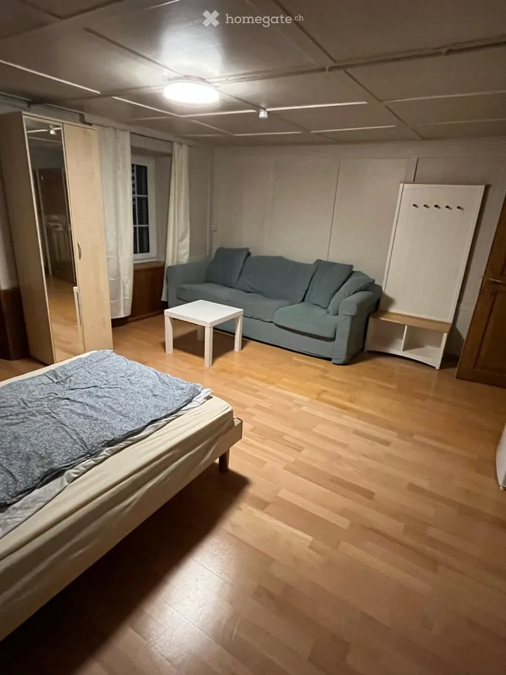 Monatszimmer Möbeliert in Netstal beim Bahnhof