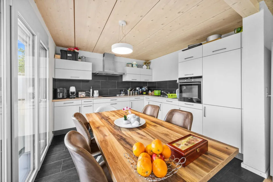 Charmantes 3.5-Zimmer-Wohnung mit Balkon und freier Sicht