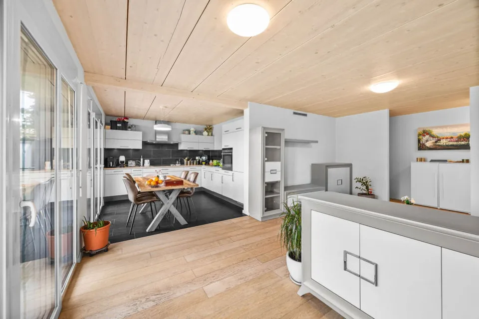 Charmantes 3.5-Zimmer-Wohnung mit Balkon und freier Sicht