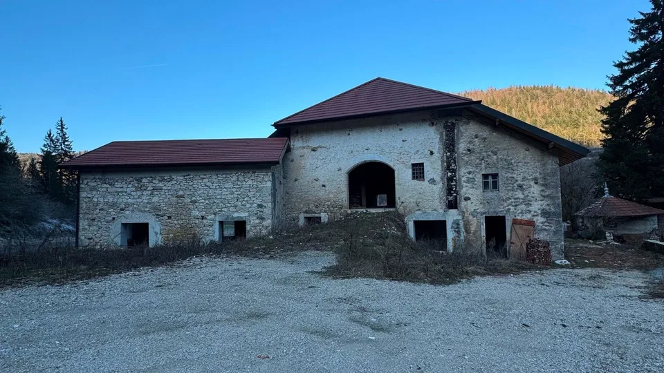 FATTORIA RISTRUTTURATA PROGETTO DI INVESTIMENTO A ALTO POTENZIALE PERMESSO CONCESSO 7 APPARTAMENTI