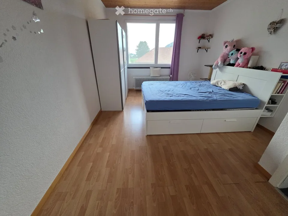 Apartment with 4.5 rooms for rent in Buttes