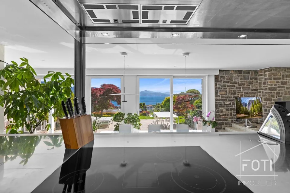 Prachtvolles 5,5-Zimmer-Duplex mit Garten und privatem Pool.
