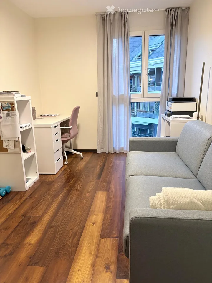 Charmantes 4.5-Zimmer-Wohnung mit großem Balkon und nur wenige Schritte vom See entfernt