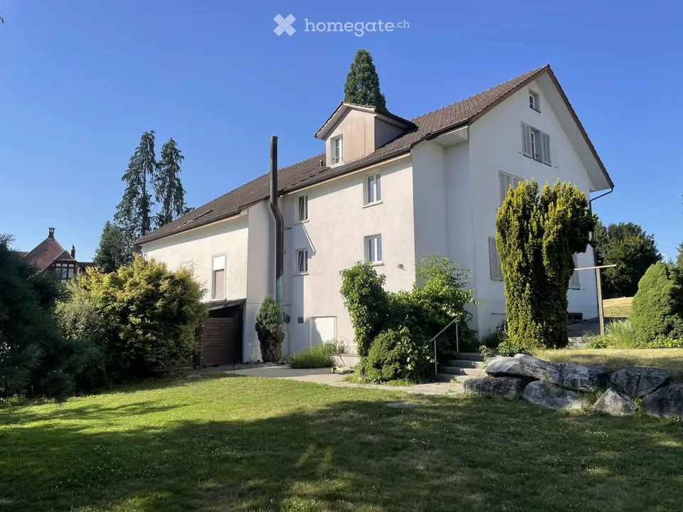 5,5 - Zimmer-Wohnung mit grossem Garten an ruhiger Lage