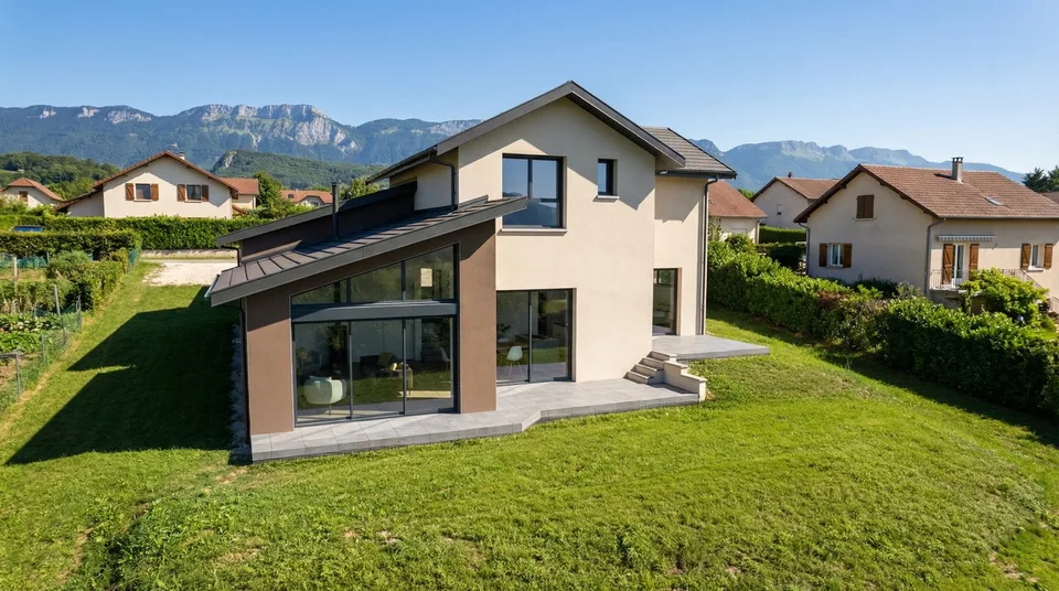 Villa Contemporaine RE 2020   135 m² sur 712 m²   PÉRON