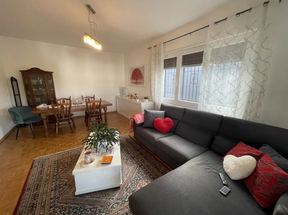 BELLA CASA UNIFAMILIARE 4.5 CON AMPIO GIARDINO