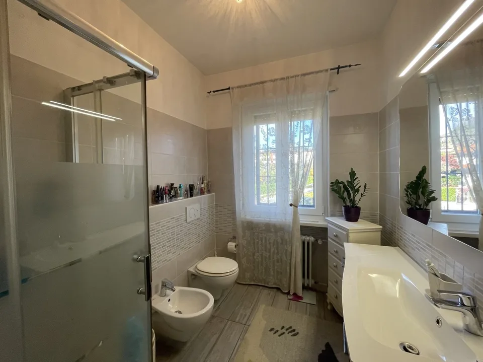 BELLA CASA UNIFAMILIARE 4.5 CON AMPIO GIARDINO