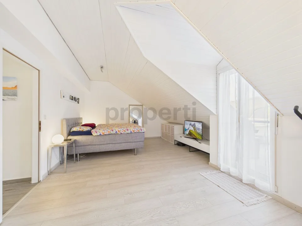 Elegante appartamento di 4.5 locali con balcone soleggiato a Treycovagnes