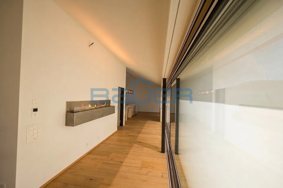 Maisonette esclusiva con vista sul Reno e arredamento di alta qualità