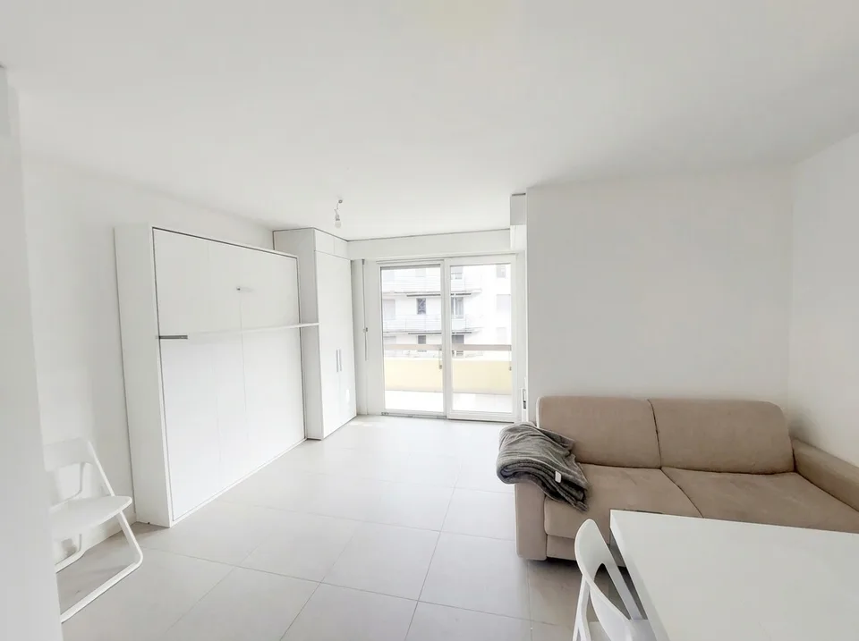 MODERNES UND HELLES STUDIO MIT BALKON IN PARADISO