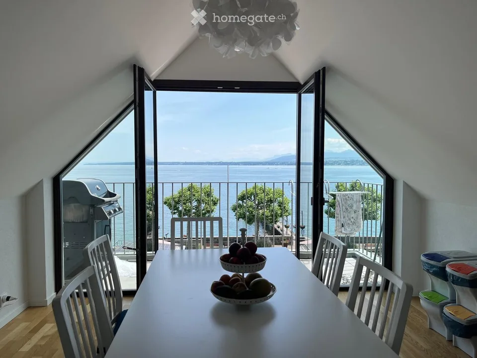 Attique face au lac sur le quai de Versoix – 6 pièces, terrasse, box, panoramique et central