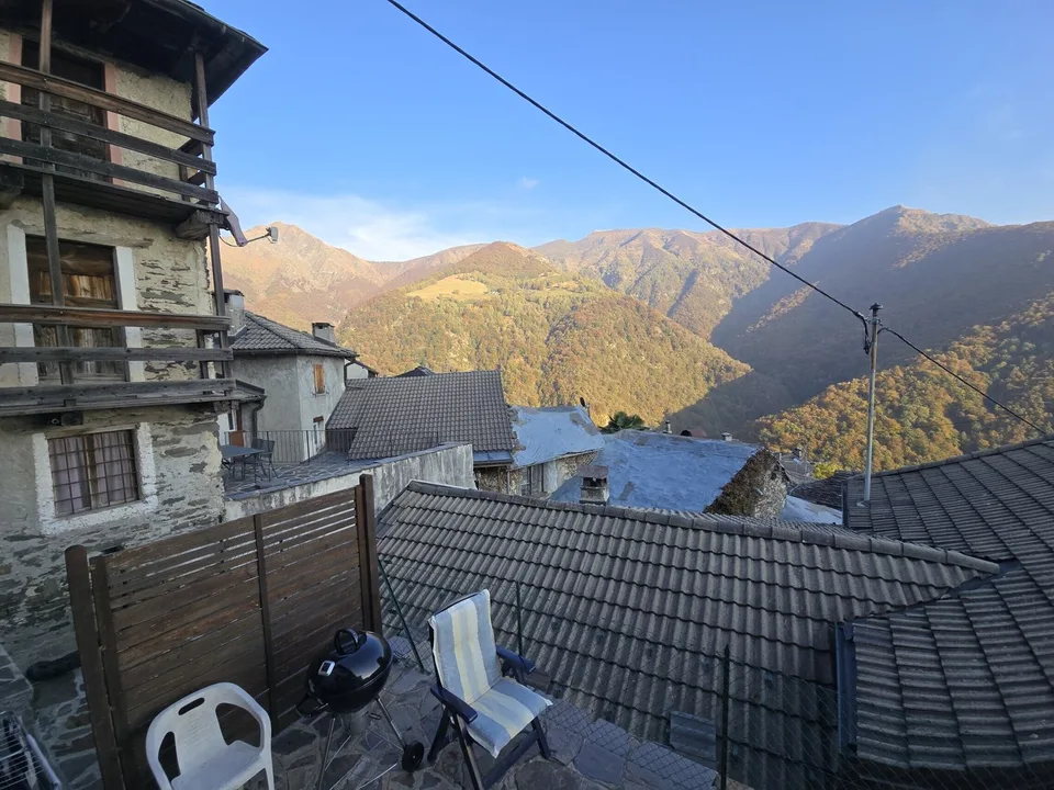 GELEGENHEIT - CHARAKTERISTISCHES RUSTIKALES 3.5-ZIMMER-HAUS IN LOCARNO