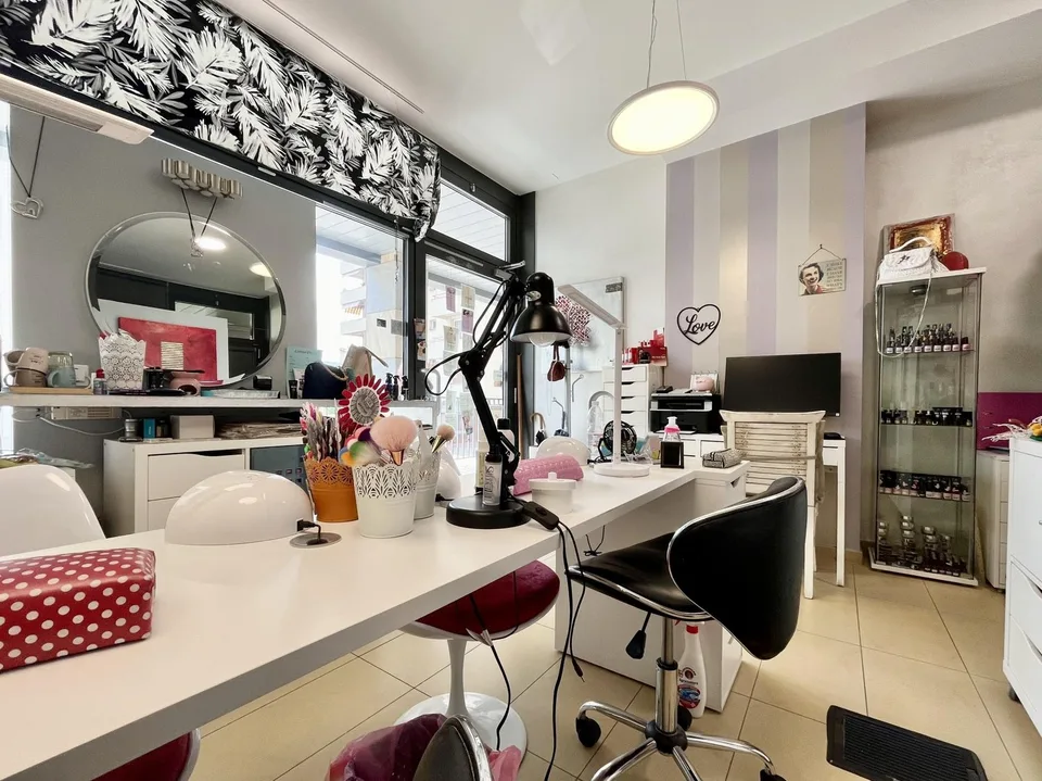 Modern Commercial Space in Massagno - Piazza Santa Lucia