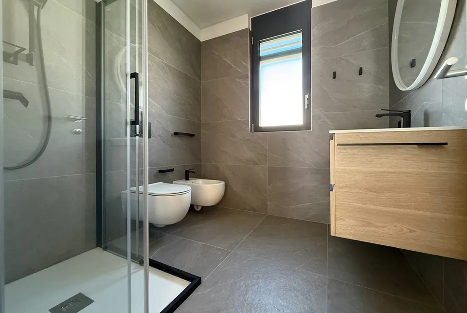 BRIGHT AND SPACIOUS 4.5 ROOM APARTMENT WITH 2 TERRACES IN VACALLO